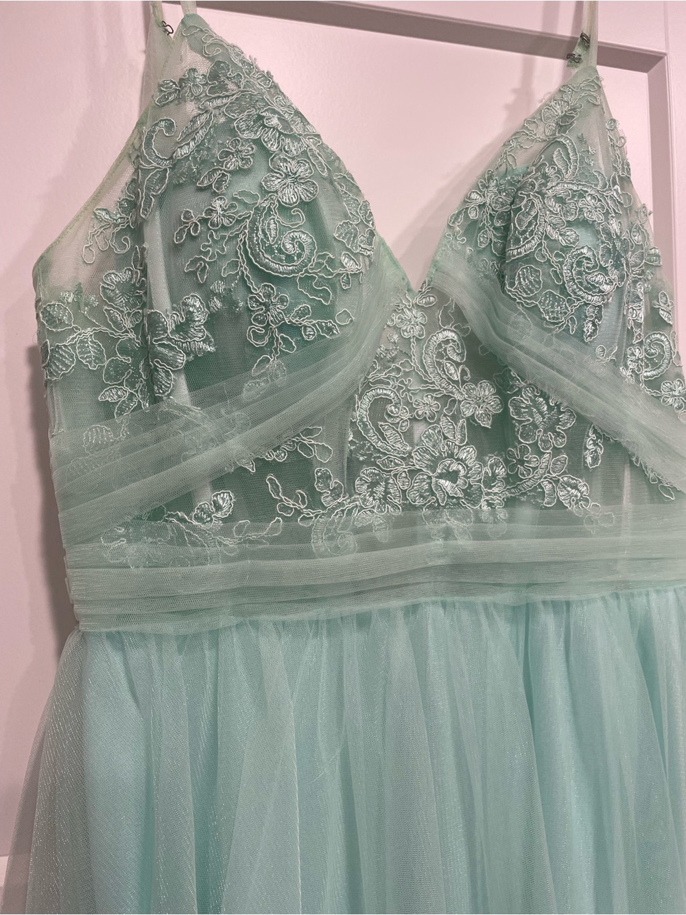 Azazie Women’s Mint Green Lace Tulle Formal Dress